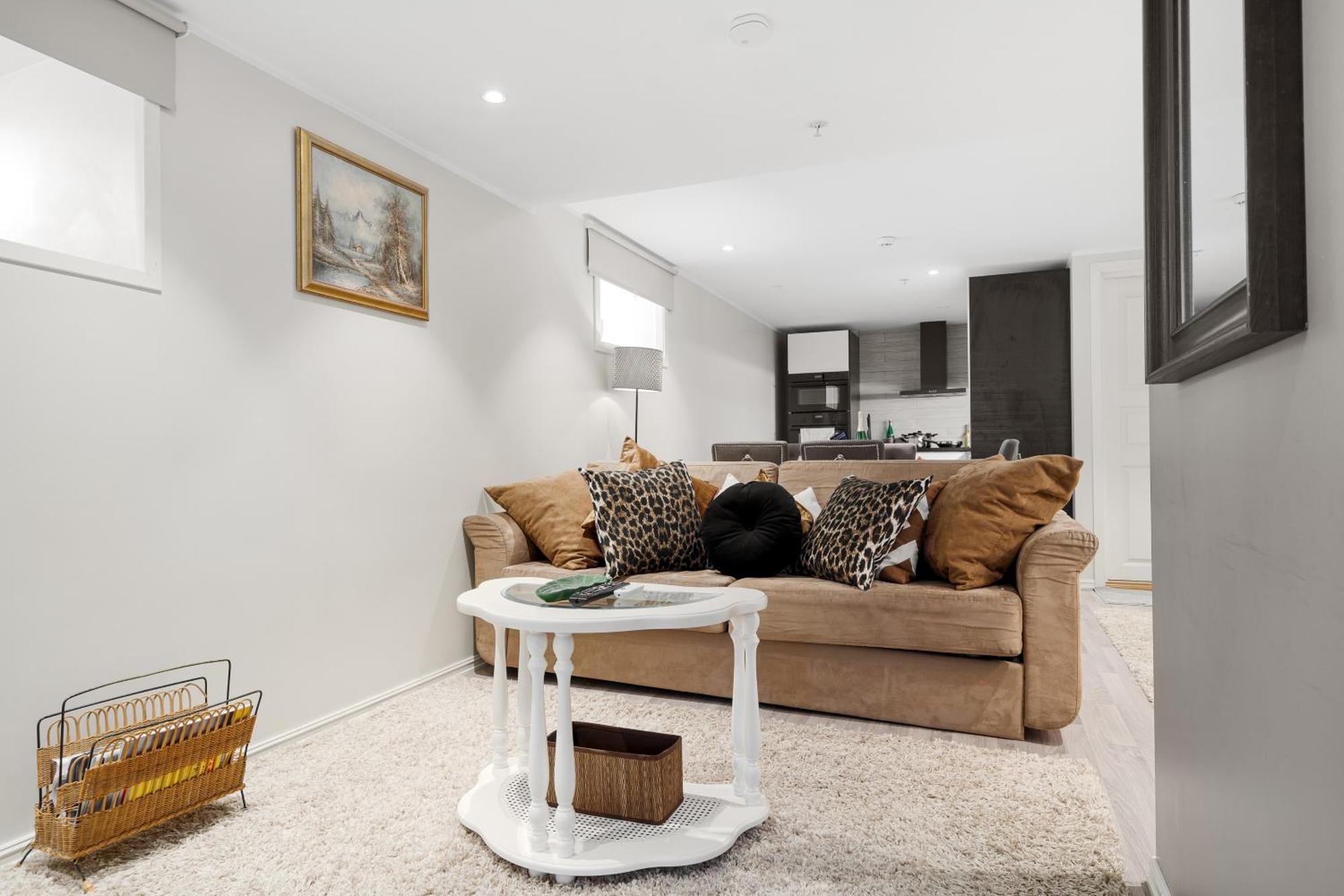 Solsiden Modern Stay: King Beds, Private Entry Trondheim Bagian luar foto