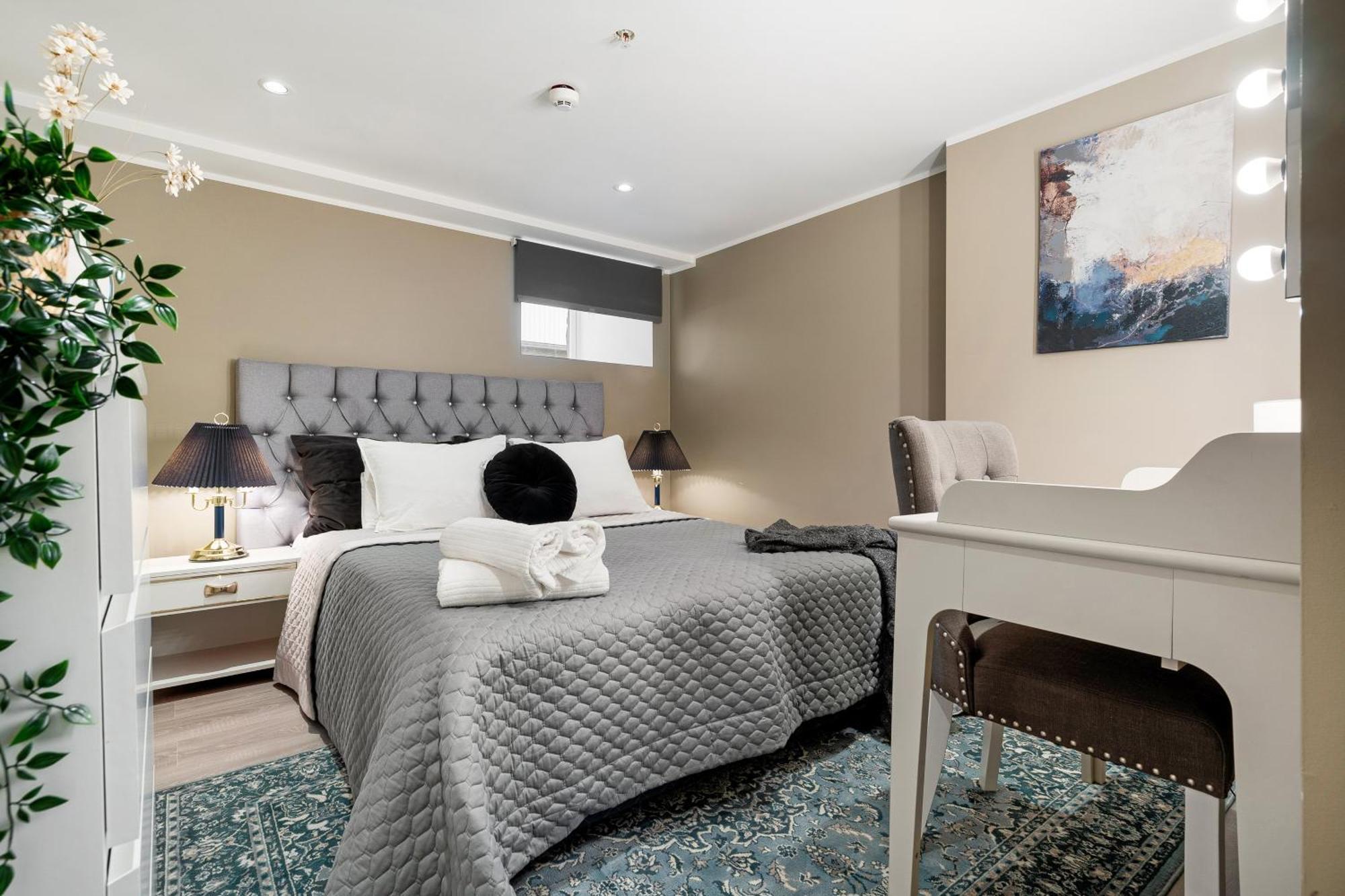Solsiden Modern Stay: King Beds, Private Entry Trondheim Bagian luar foto