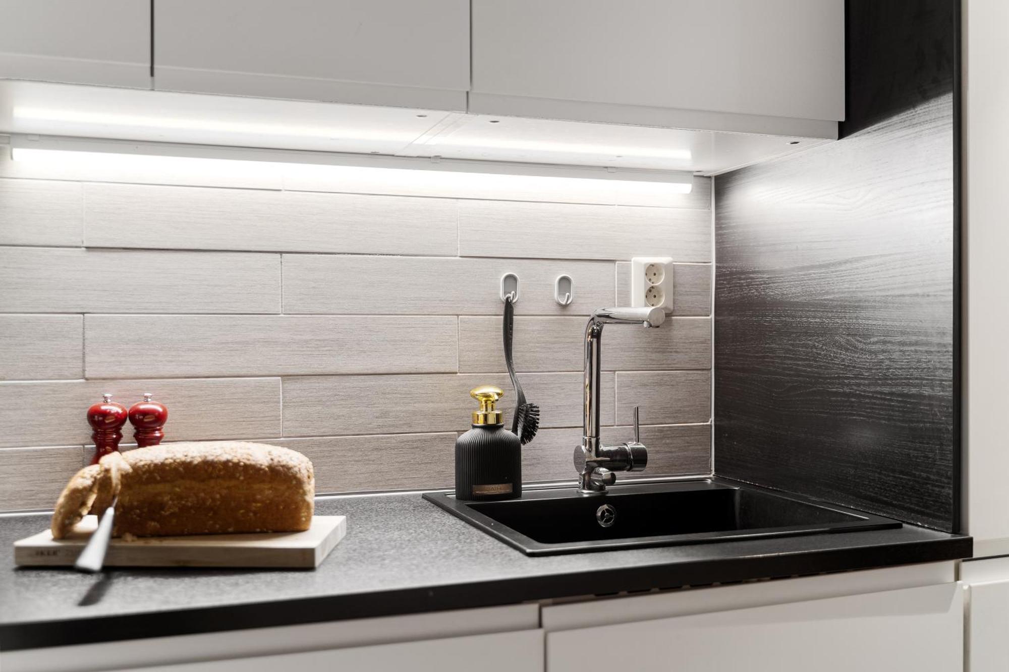 Solsiden Modern Stay: King Beds, Private Entry Trondheim Bagian luar foto