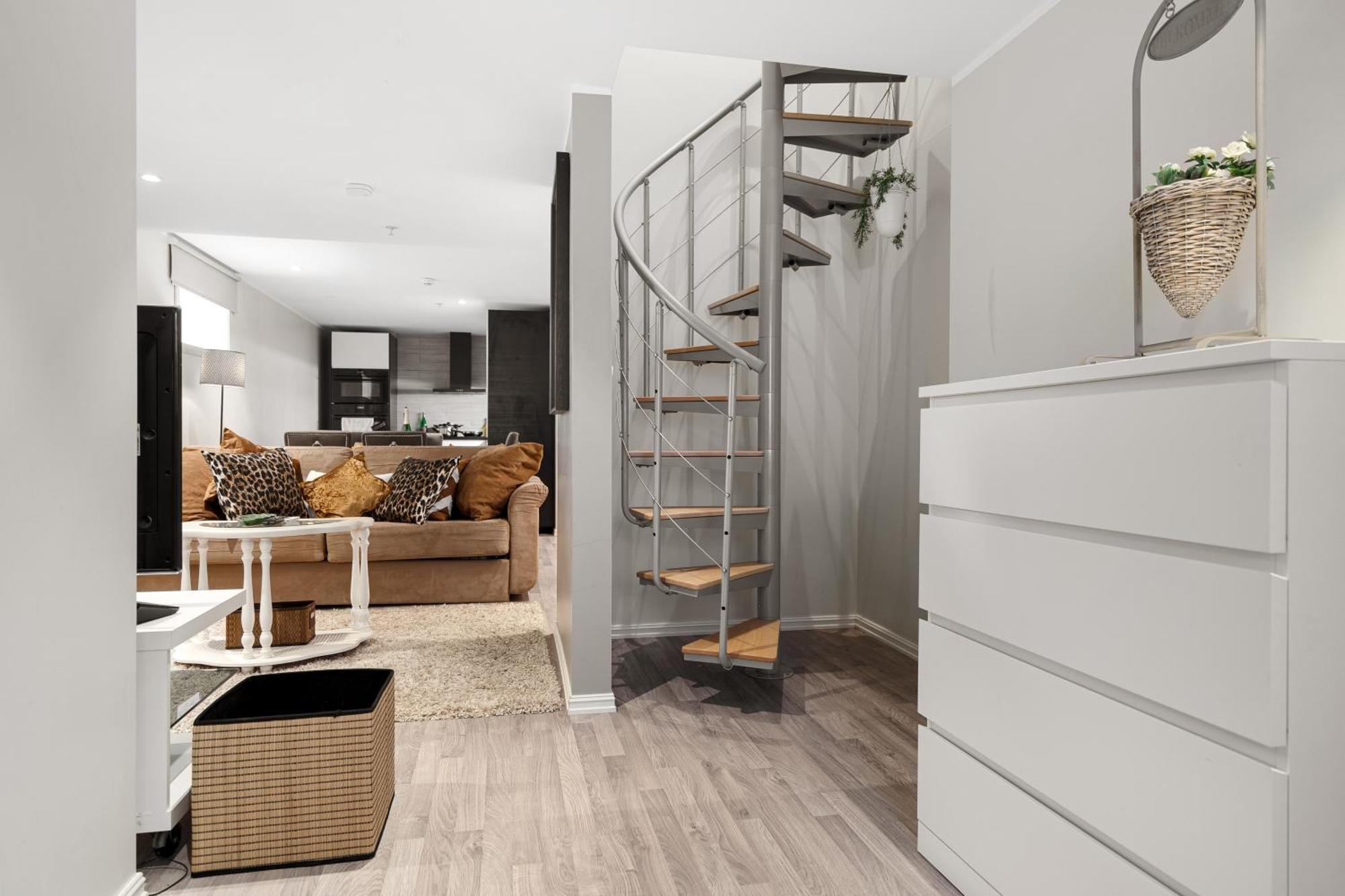 Solsiden Modern Stay: King Beds, Private Entry Trondheim Bagian luar foto